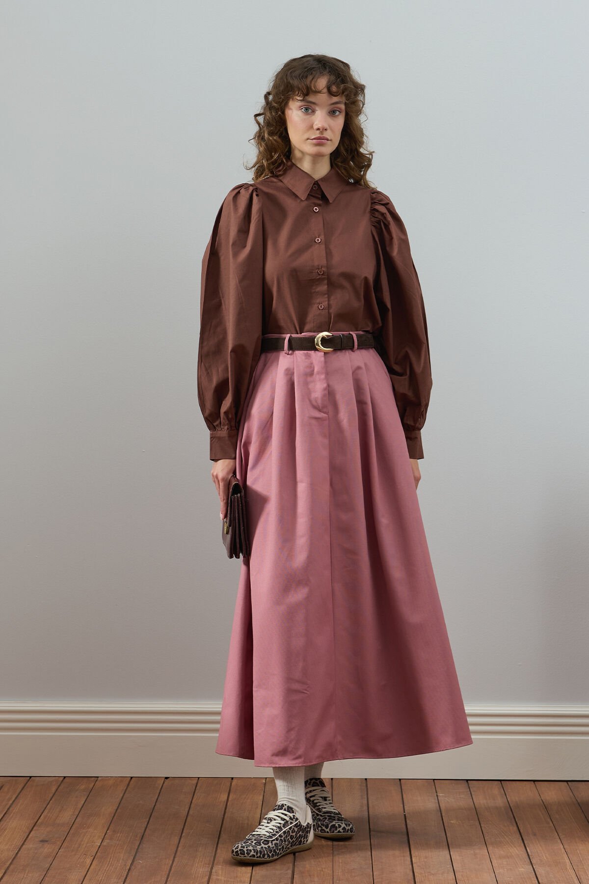 Acı Kahve Klasik Yaka Crop Gömlek & Gül Kurusu keten Tek Düğmeli Etek Takım