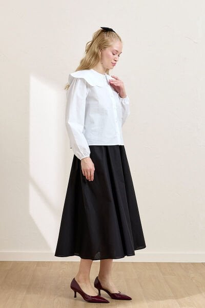 Beyaz Papatya Yaka Crop Gömlek & Siyah Balon Etek