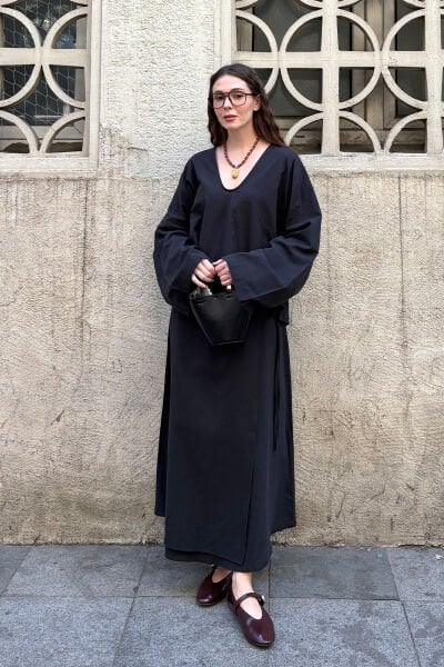 Siyah Organik Keten  Anvelop Etek & V Yaka Bluz Takım