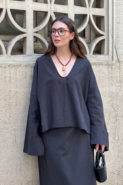 Siyah Organik Keten V Yaka Bluz