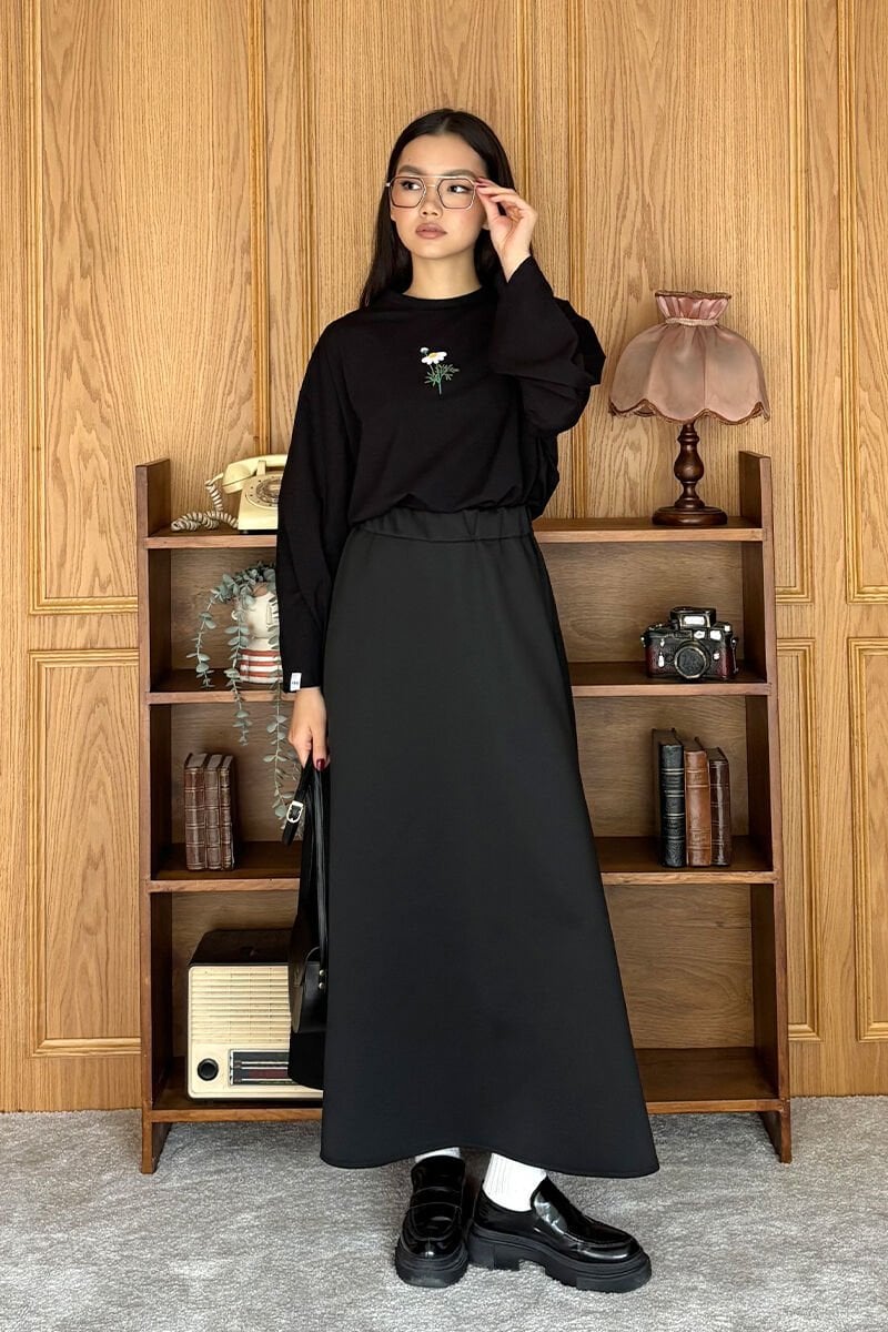 Siyah Nakışlı Body & Siyah Scuba Etek Takım