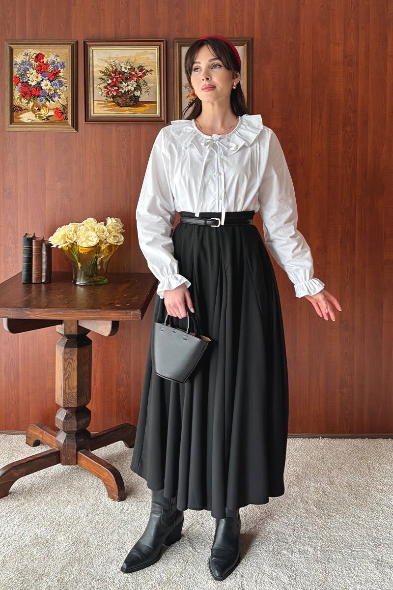 Beyaz Bebe Yaka Fiyonklu Gömlek & Siyah Parçalı Etek Takım