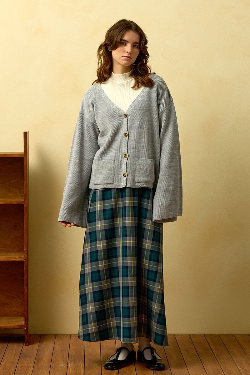 Gri İspanyol Kol Triko Hırka & Zümrüt Ekose Kloş Etek Takım