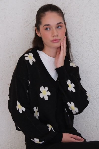 Siyah Papatya Desen Triko Crop Hırka