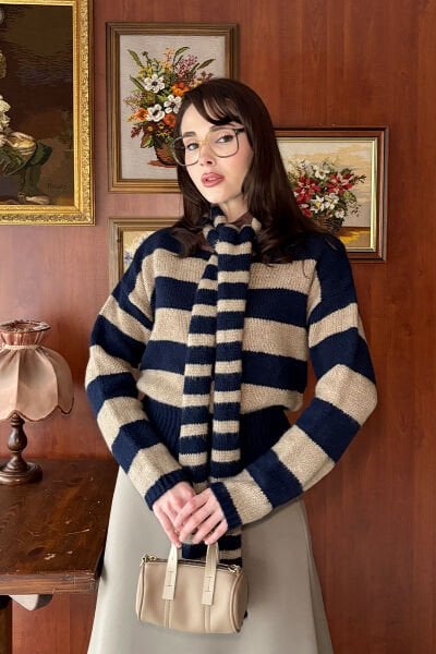 Lacivert Krem Çizgili Atkı Detay Kazak